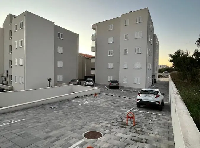 Flamingo Daire Makarska